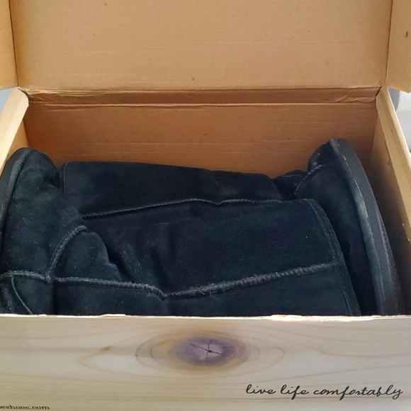 Bearpaw Peron Size 6 Black Sheepskin Tall Boots - Picture 3 of 5